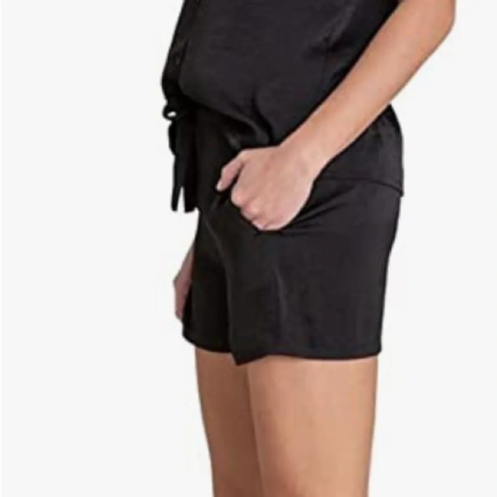 NWOT Barefoot Dreams Satin Pajama Shorts Black Size Large - Picture 3 of 11